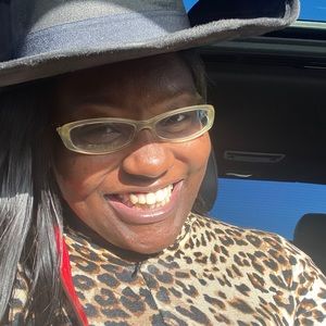 Meet your Posher, Lashara